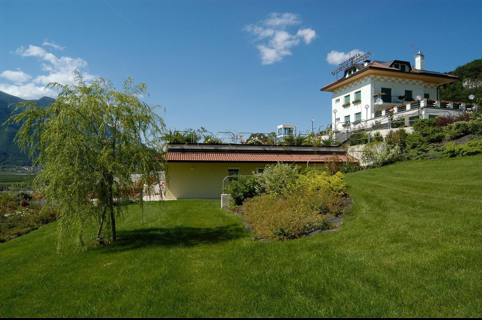 Hotel Karinhall Тренто Экстерьер фото